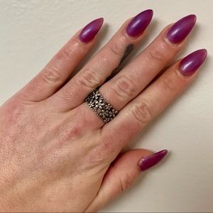 New ⭐️ Sterling Floral Pattern & Tiny Jewel Ring